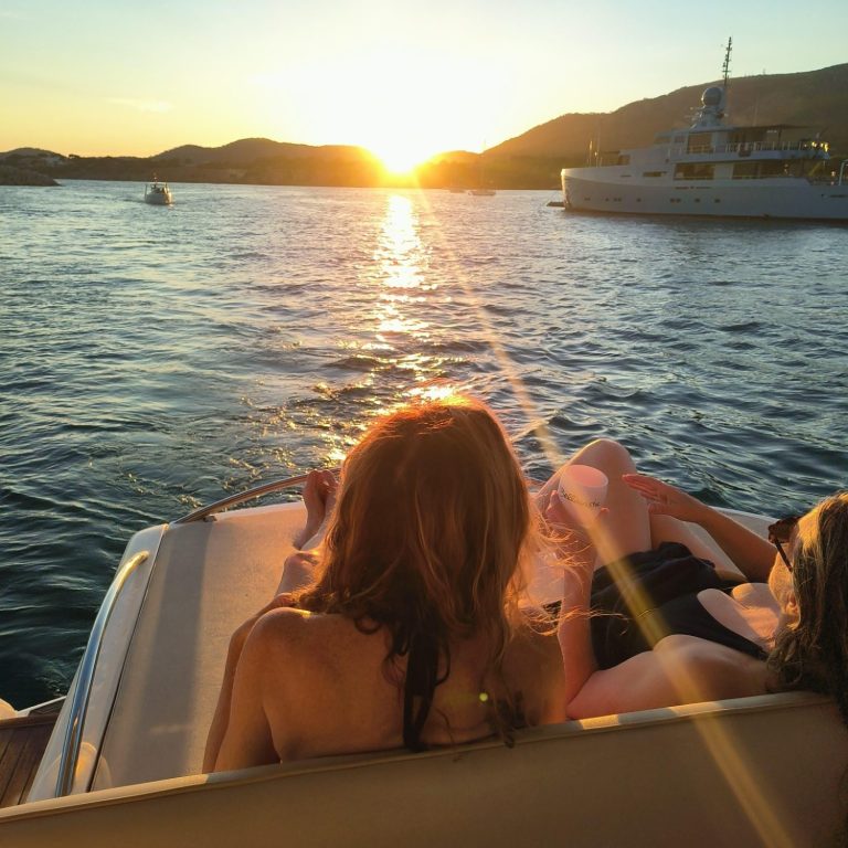 Sunset Yachtcharter